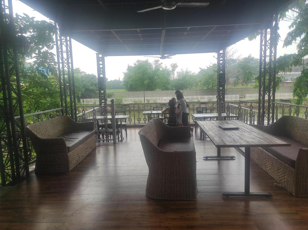 Changs Resort Kaharpara ภายนอก รูปภาพ